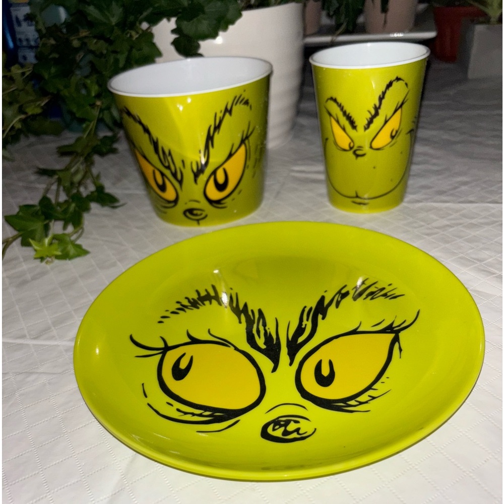 Grinch Tableware Set. - Picture 5 of 12